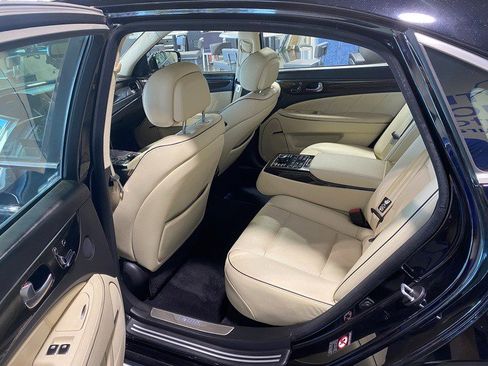 Used 2014 Hyundai Equus Signature image 15