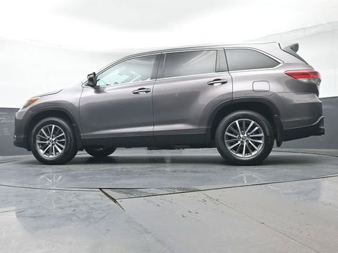 Certified 2019 Toyota Highlander XLE image 34