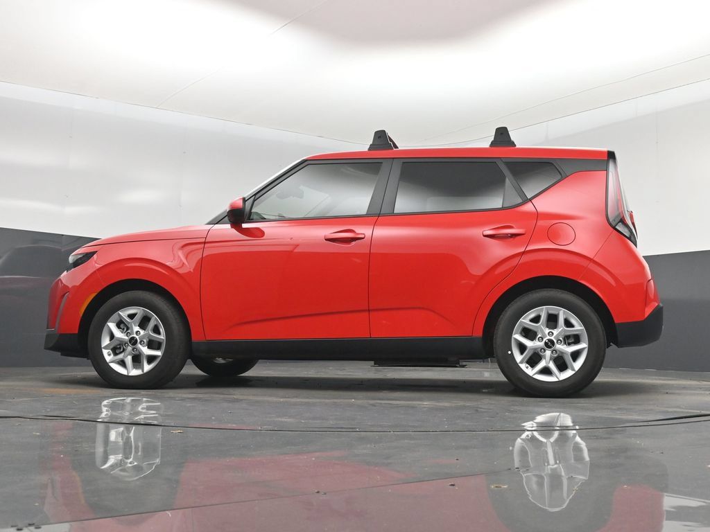Used 2025 Kia Soul LX w/ LX Technology Package FWD image 15