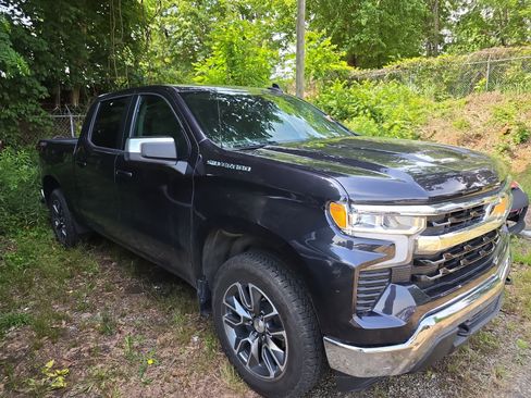 Used 2024 Chevrolet Silverado 1500 LT AWD/4WD image 1