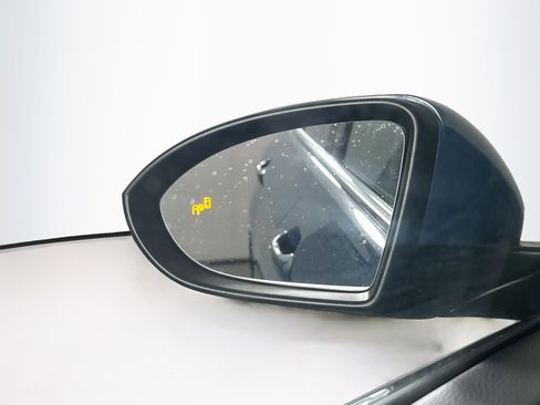 Used 2025 Volkswagen Jetta SE FWD image 16