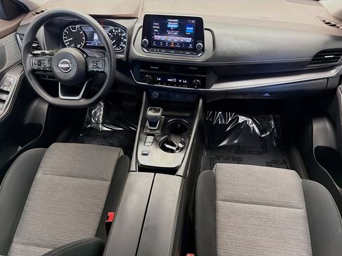 Used 2023 Nissan Rogue SV image 12
