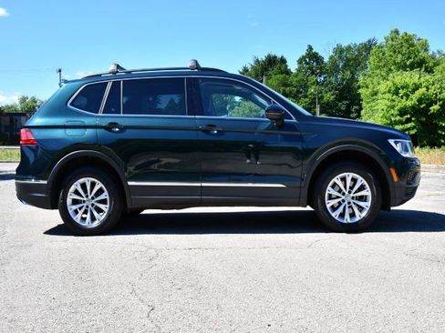 Used 2018 Volkswagen Tiguan SE w/ Panoramic Sunroof Package AWD/4WD image 8