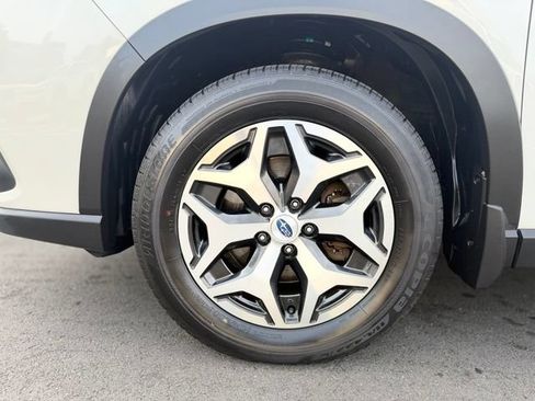 Used 2023 Subaru Forester Premium AWD/4WD image 29