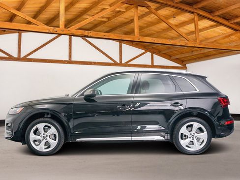Used 2021 Audi Q5 2.0T Premium Plus w/ Premium Plus Package AWD/4WD image 2