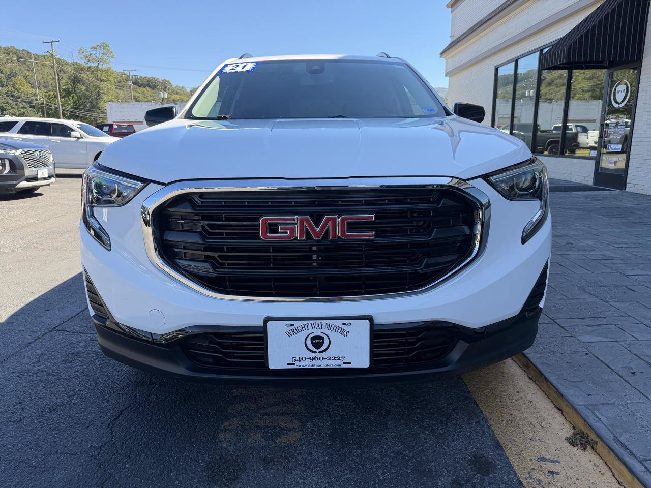 Used 2021 GMC Terrain SLE w/ Elevation Edition AWD/4WD image 7