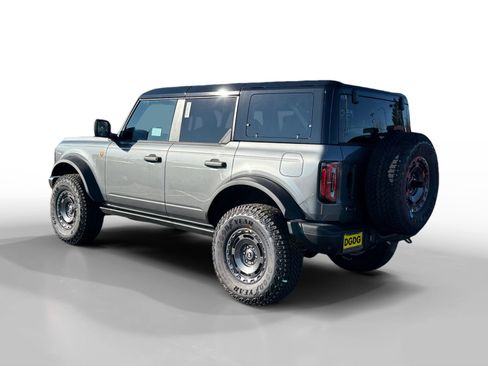 New 2025 Ford Bronco Badlands w/ Sasquatch Package image 3