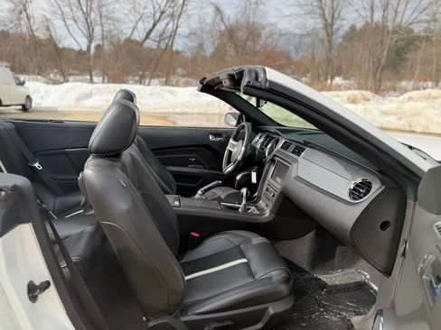 Used 2010 Ford Mustang GT Premium image 16