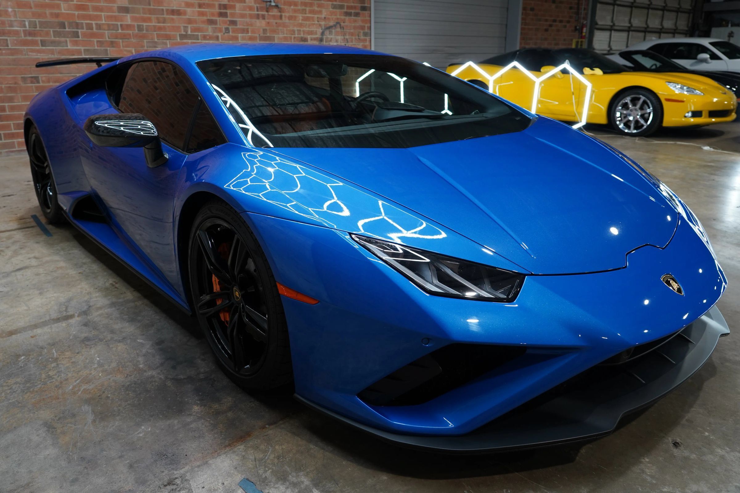 Used 2020 Lamborghini Huracan EVO RWD image 26