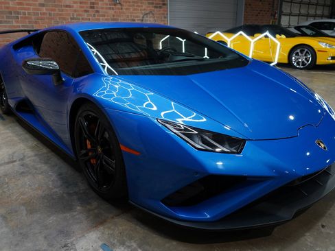Used 2020 Lamborghini Huracan EVO RWD image 26