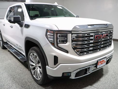Used 2022 GMC Sierra 1500 Denali image 5