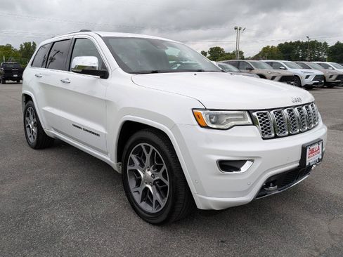 Used 2019 Jeep Grand Cherokee Overland AWD/4WD image 3