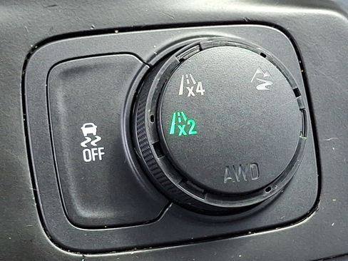 Used 2018 Chevrolet Traverse LT AWD/4WD image 25
