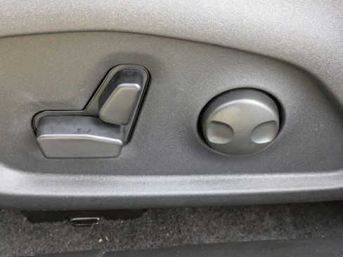 New 2026 Jeep Compass Latitude w/ Sun and Sound Group image 18