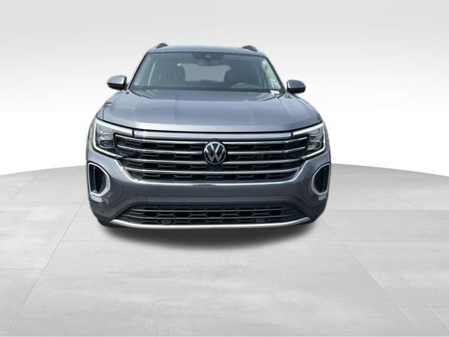 Used 2024 Volkswagen Atlas SE FWD image 2