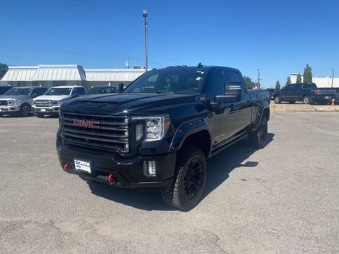 Used 2022 GMC Sierra 2500 AT4 w/ AT4 Preferred Package AWD/4WD image 2