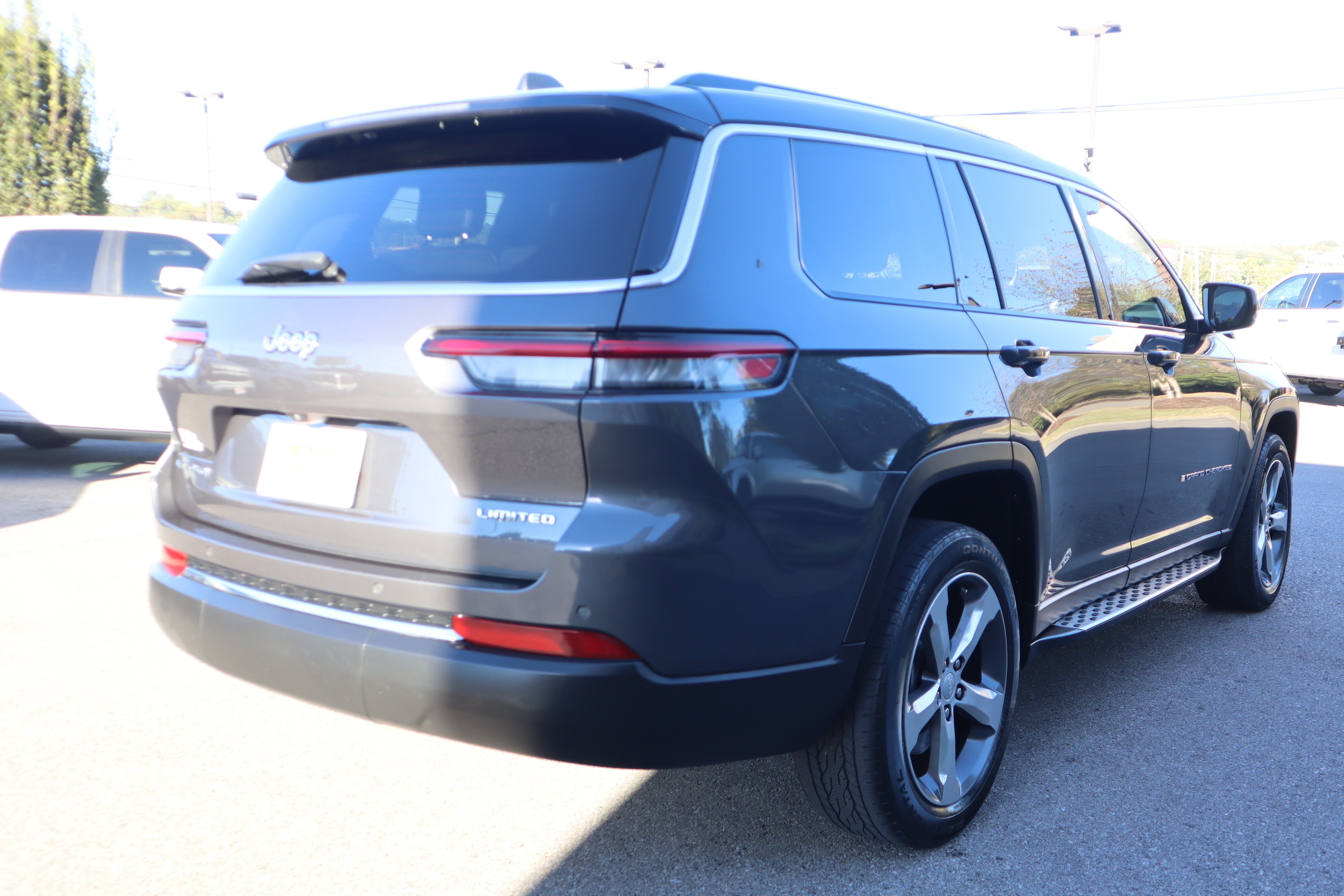 Used 2021 Jeep Grand Cherokee L Limited AWD/4WD image 7