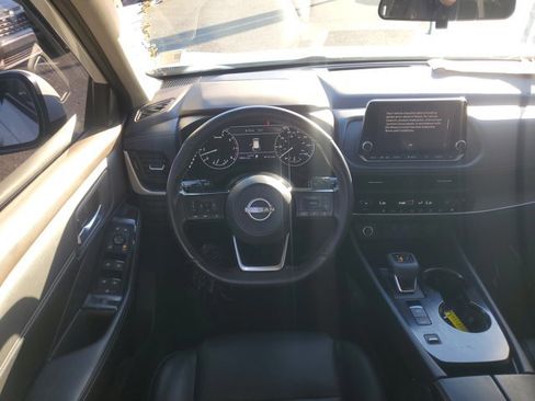 Used 2023 Nissan Rogue SV w/ SV Premium B Package image 12