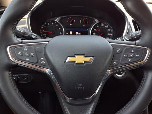 Used 2021 Chevrolet Equinox LT image 23