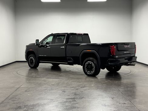 Used 2024 GMC Sierra 3500 Denali w/ Technology Package image 6