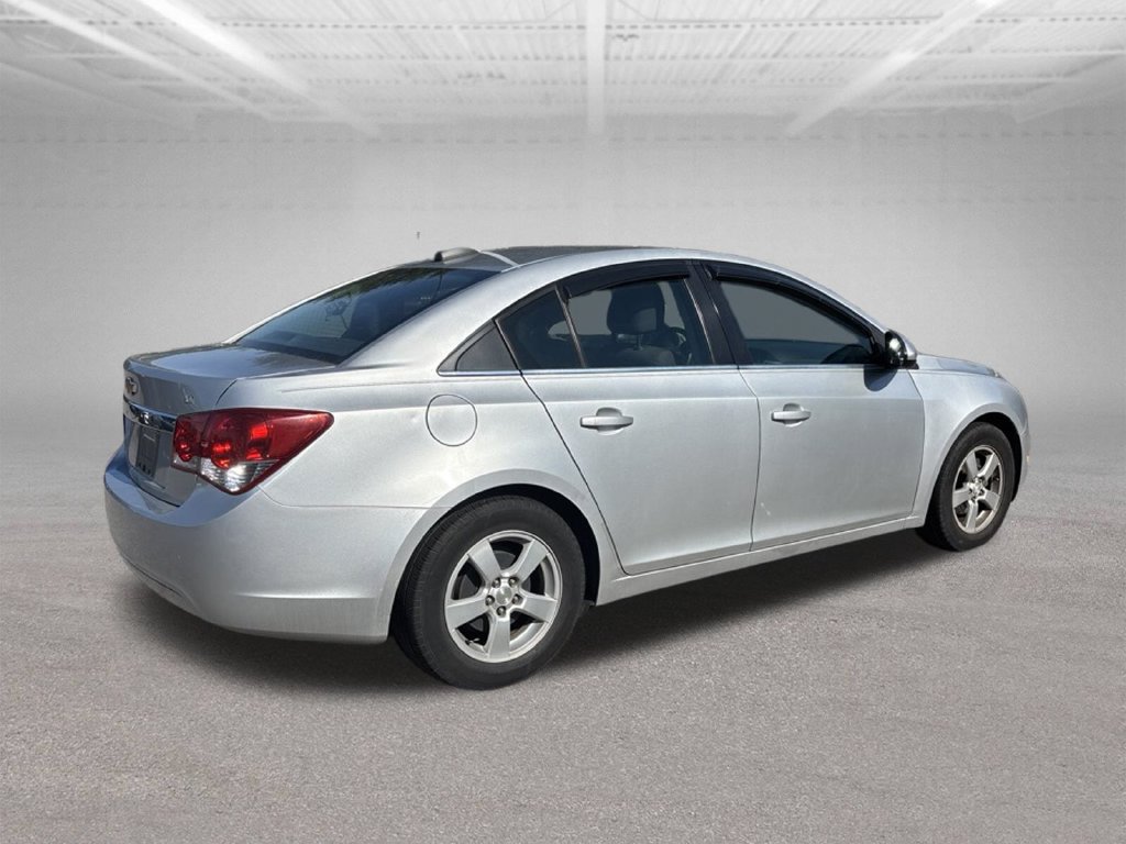 Used 2015 Chevrolet Cruze LT FWD image 4