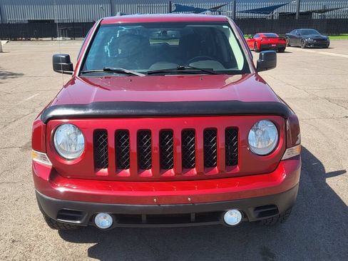 Used 2014 Jeep Patriot Latitude FWD image 3