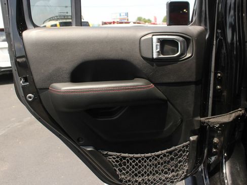 Used 2020 Jeep Gladiator Rubicon AWD/4WD image 17