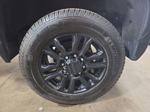 Used 2024 GMC Sierra 3500 Denali w/ Denali Reserve Package image 31