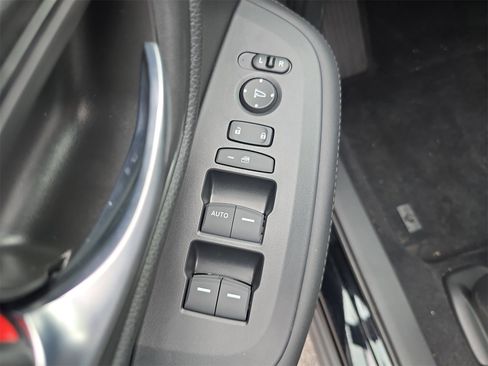 New 2026 Honda HR-V LX image 14