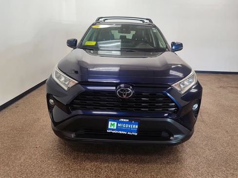 Used 2019 Toyota RAV4 XLE Premium w/ Cold Weather Package AWD/4WD image 9