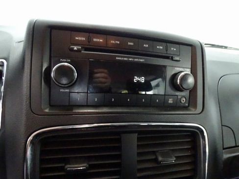 Used 2016 Dodge Grand Caravan American Value Package image 10