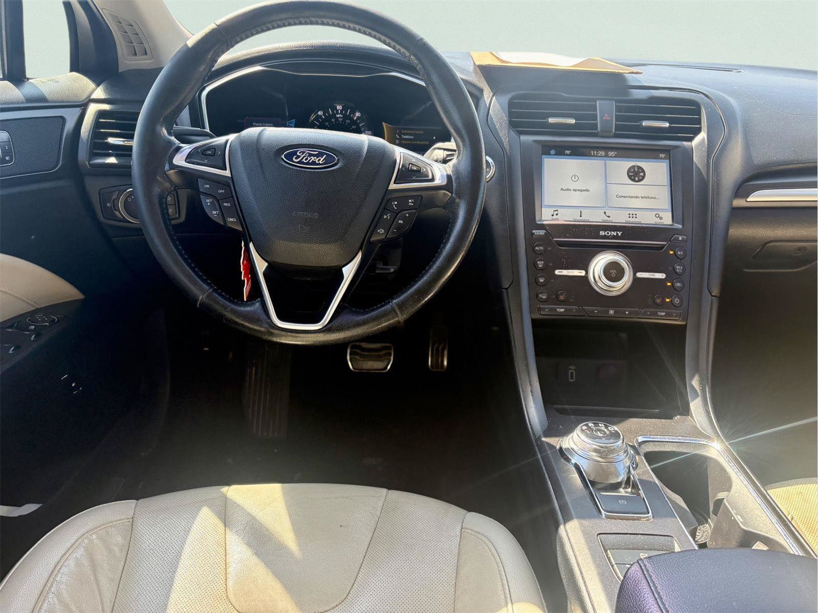 Used 2017 Ford Fusion Titanium FWD image 9