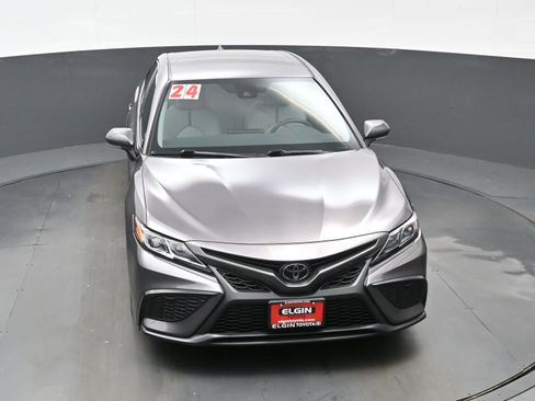 Used 2024 Toyota Camry SE image 34