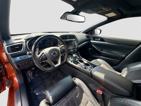 Used 2022 Nissan Maxima SR w/ Sport Mat Group image 9