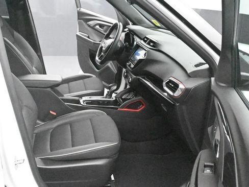Certified 2023 Chevrolet TrailBlazer RS w/ Convenience Package AWD/4WD image 11