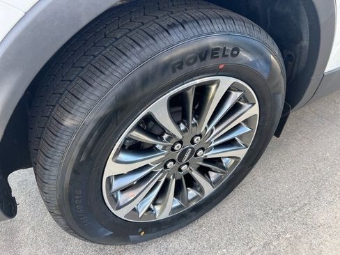 Used 2022 Lincoln Nautilus Reserve image 4