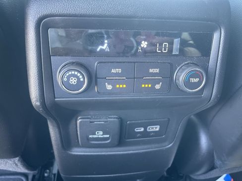 Used 2023 GMC Acadia SLT w/ Preferred Package AWD/4WD image 33