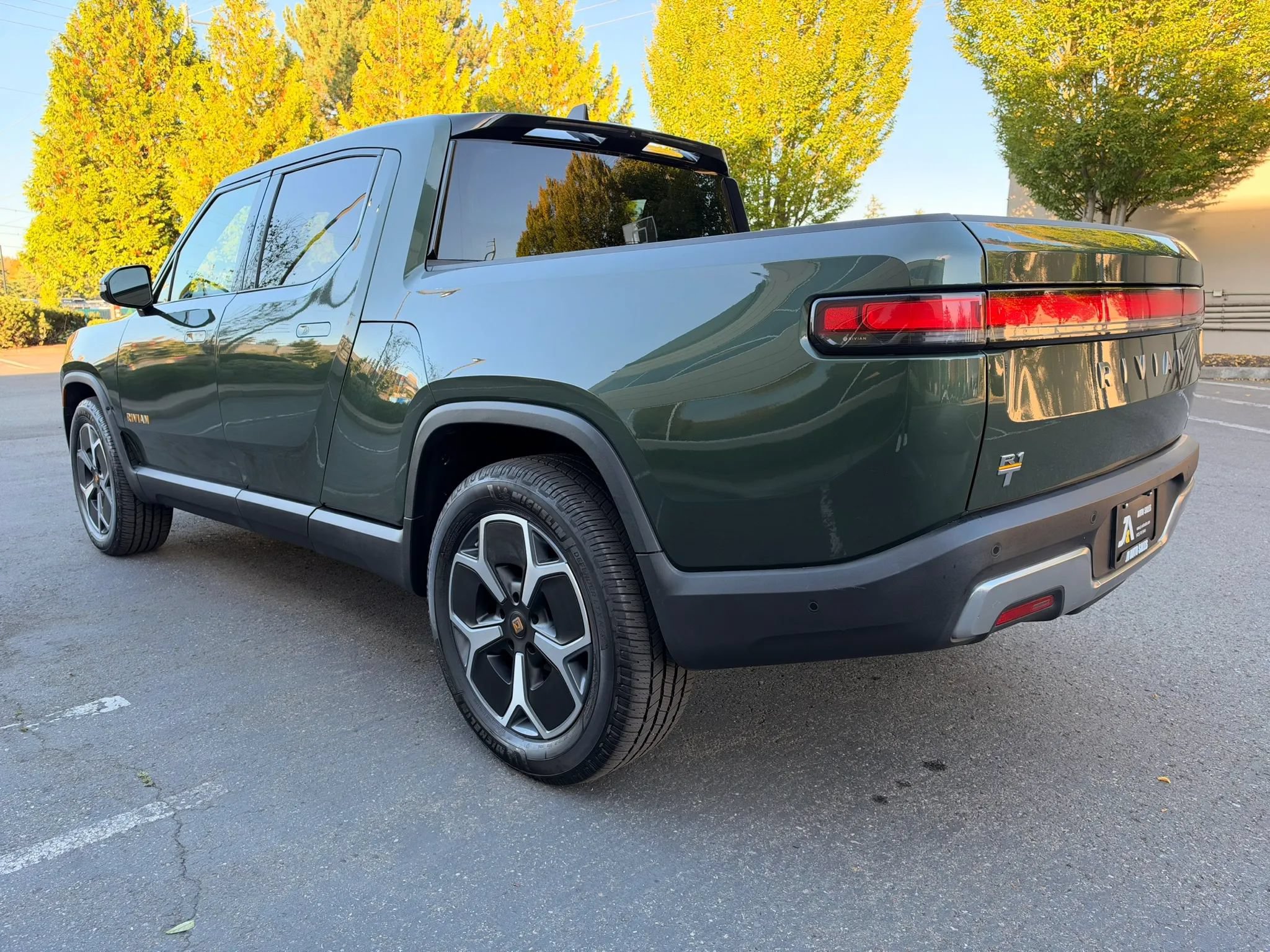 Used 2022 Rivian R1T Adventure AWD/4WD image 10