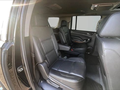 Used 2019 Chevrolet Suburban Premier AWD/4WD image 31