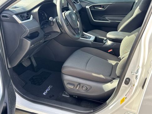 Used 2024 Toyota RAV4 XLE image 9