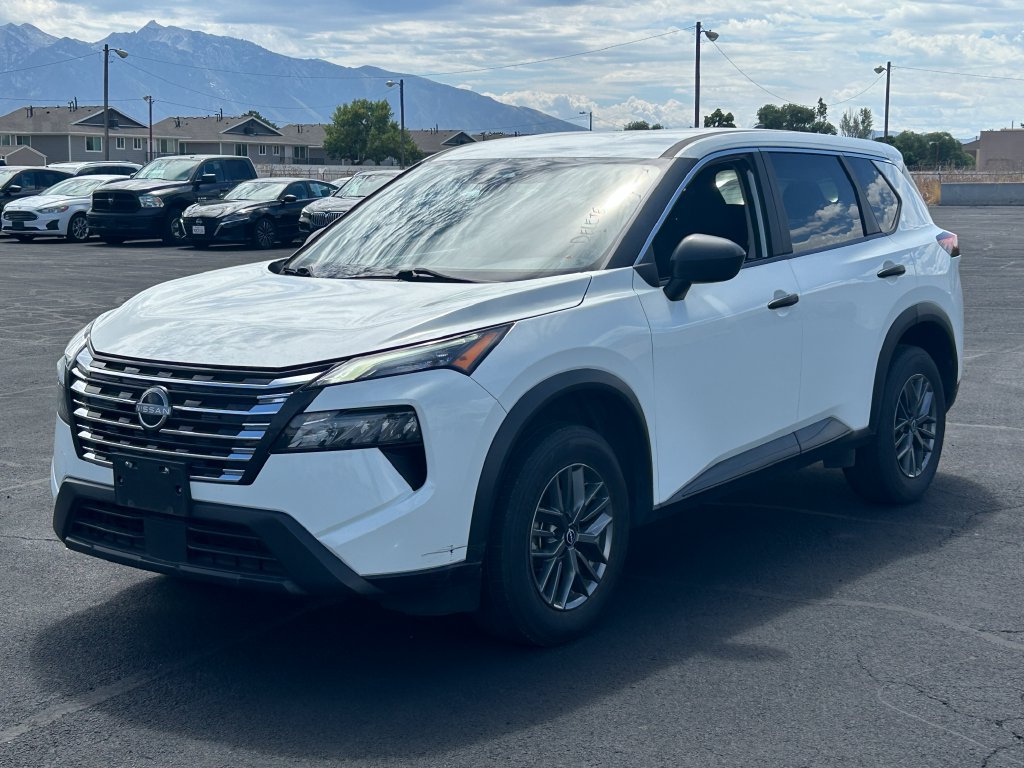 Used 2024 Nissan Rogue S FWD image 7