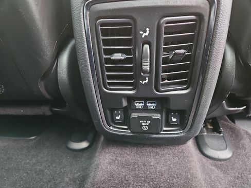 Used 2018 Jeep Grand Cherokee Limited w/ Luxury Group II image 21