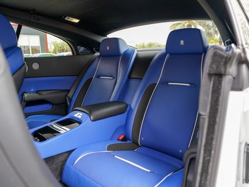 Used 2019 Rolls-Royce Wraith RWD image 20