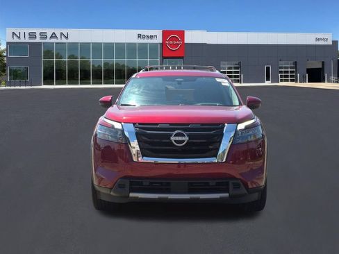 Used 2025 Nissan Pathfinder Platinum w/ Cargo Package FWD image 8