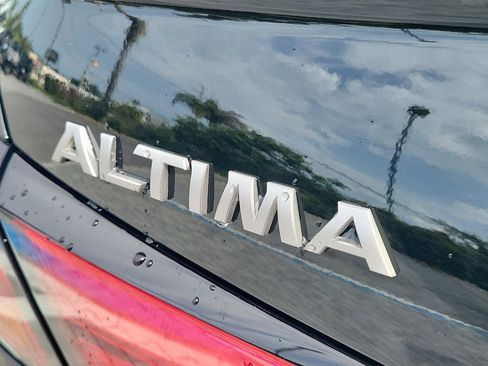Used 2025 Nissan Altima 2.5 SV w/ SV Premium Package FWD image 10