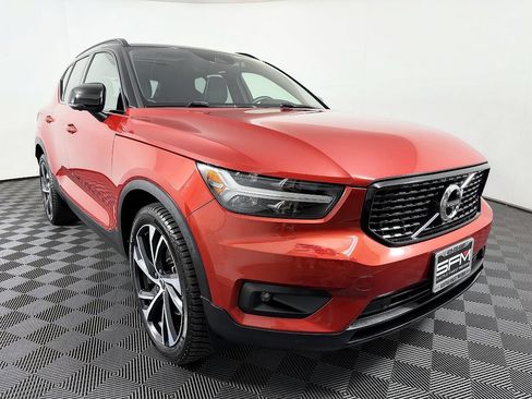 Used 2020 Volvo XC40 T5 R-Design w/ Protection Package Premier AWD/4WD image 5