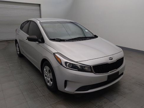 Used 2017 Kia Forte LX image 13