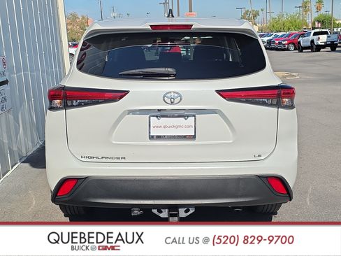 Used 2023 Toyota Highlander LE FWD image 6