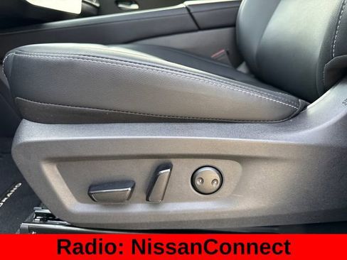 Used 2025 Nissan Murano SV AWD/4WD image 19