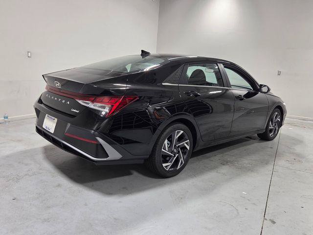 New 2026 Hyundai Elantra Limited FWD image 13